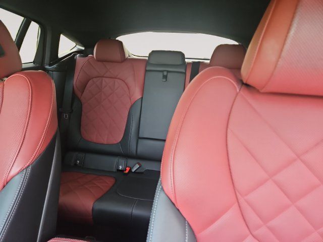 Used 2025 BMW X6 xDrive40i w/ Premium Package AWD/4WD image 13