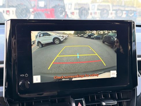 Used 2025 Toyota Corolla Cross XLE FWD image 28