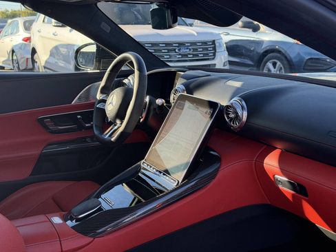 Used 2022 Mercedes-Benz SL 63 AMG 4MATIC image 35