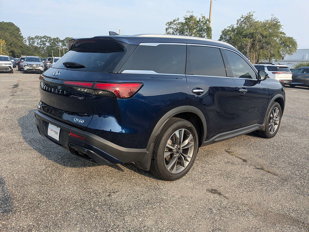 Used 2025 INFINITI QX60 Luxe FWD image 4