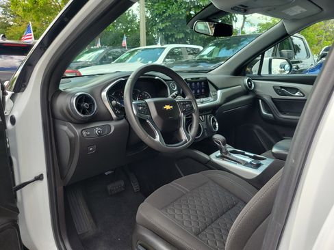 Used 2022 Chevrolet Blazer LT FWD image 9