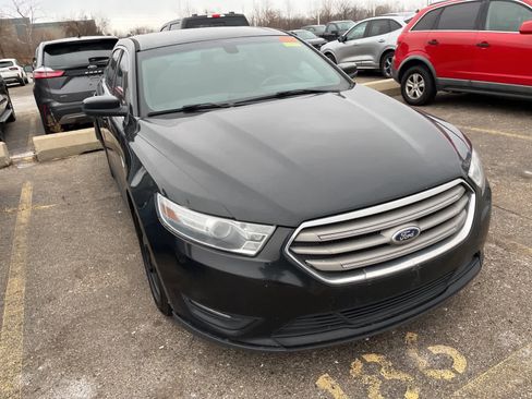 Used 2014 Ford Taurus SEL image 23