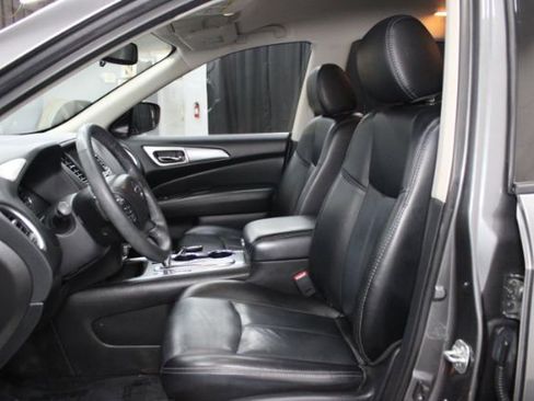 Used 2018 Nissan Pathfinder SL w/ Midnight Edition Package FWD image 12