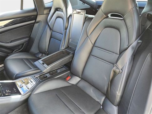 Used 2018 Porsche Panamera 4S image 18