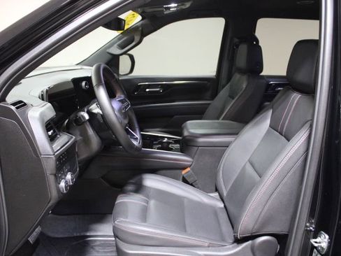 Used 2025 Chevrolet Tahoe RST image 19