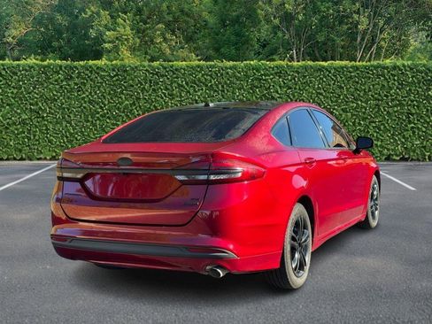 Used 2018 Ford Fusion SE w/ Fusion SE Technology Package image 3