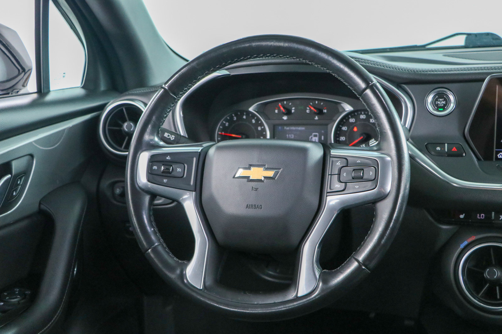 Used 2020 Chevrolet Blazer LT FWD image 12