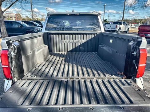 Used 2024 Toyota Tacoma TRD Sport image 31
