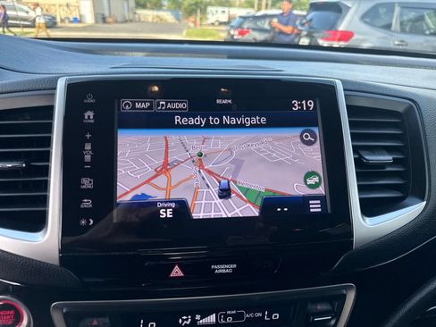 Used 2017 Honda Pilot Elite image 40