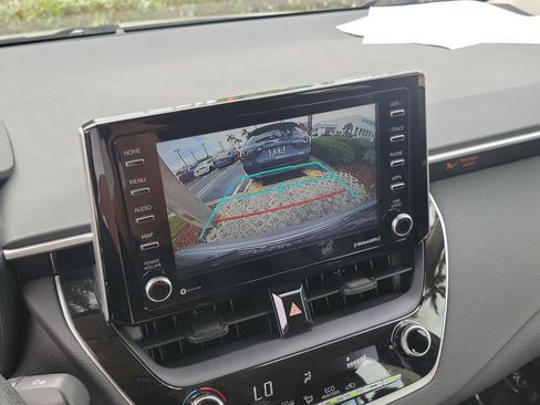 Used 2021 Toyota Corolla LE FWD image 23