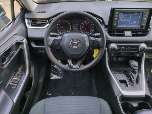 Used 2020 Toyota RAV4 LE AWD/4WD image 16