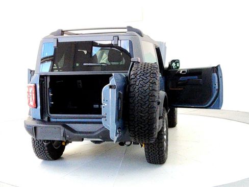 Used 2024 Ford Bronco Badlands image 11