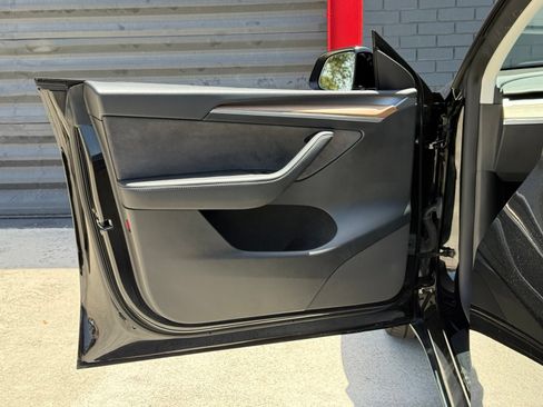 Used 2024 Tesla Model Y Long Range RWD image 14