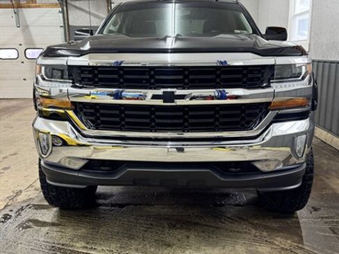 Used 2018 Chevrolet Silverado 1500 LT w/ All Star Edition image 4