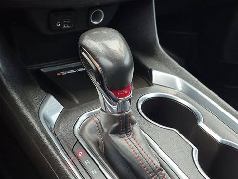 Used 2022 Chevrolet Traverse RS FWD image 12