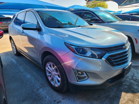 Used 2019 Chevrolet Equinox LT FWD image 1
