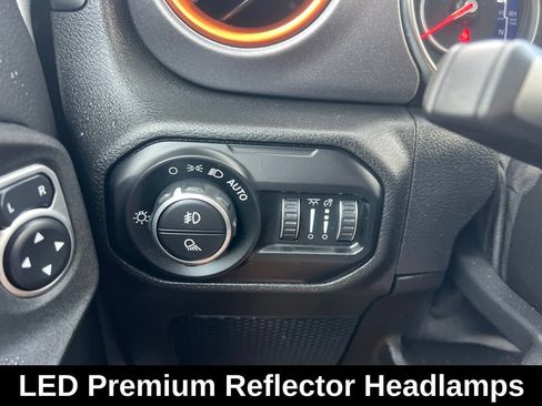 Used 2021 Jeep Gladiator Mojave w/ Dual Top Group AWD/4WD image 28