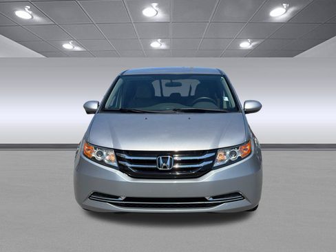 Used 2017 Honda Odyssey SE image 2