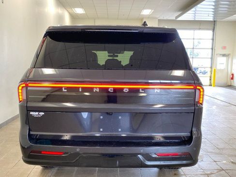 New 2026 Lincoln Navigator L Reserve AWD/4WD image 13