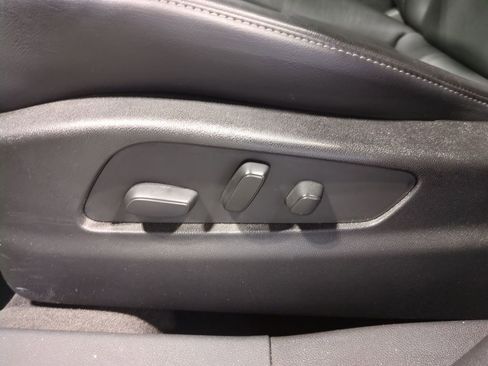 Used 2023 Cadillac XT4 Luxury w/ Cold Weather Package image 21