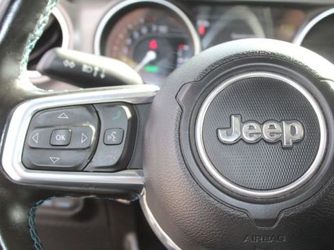 Used 2022 Jeep Wrangler Unlimited Rubicon 4xe w/ Dual Top Group AWD/4WD image 20