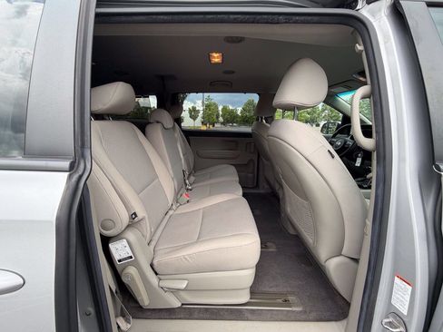 Used 2016 Kia Sedona LX w/ LX Convenience Package FWD image 18