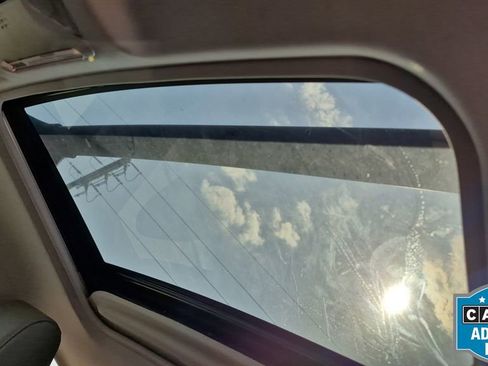 Used 2021 Toyota RAV4 XLE Premium image 38