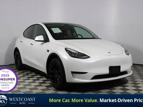 Used 2021 Tesla Model Y Long Range image 1