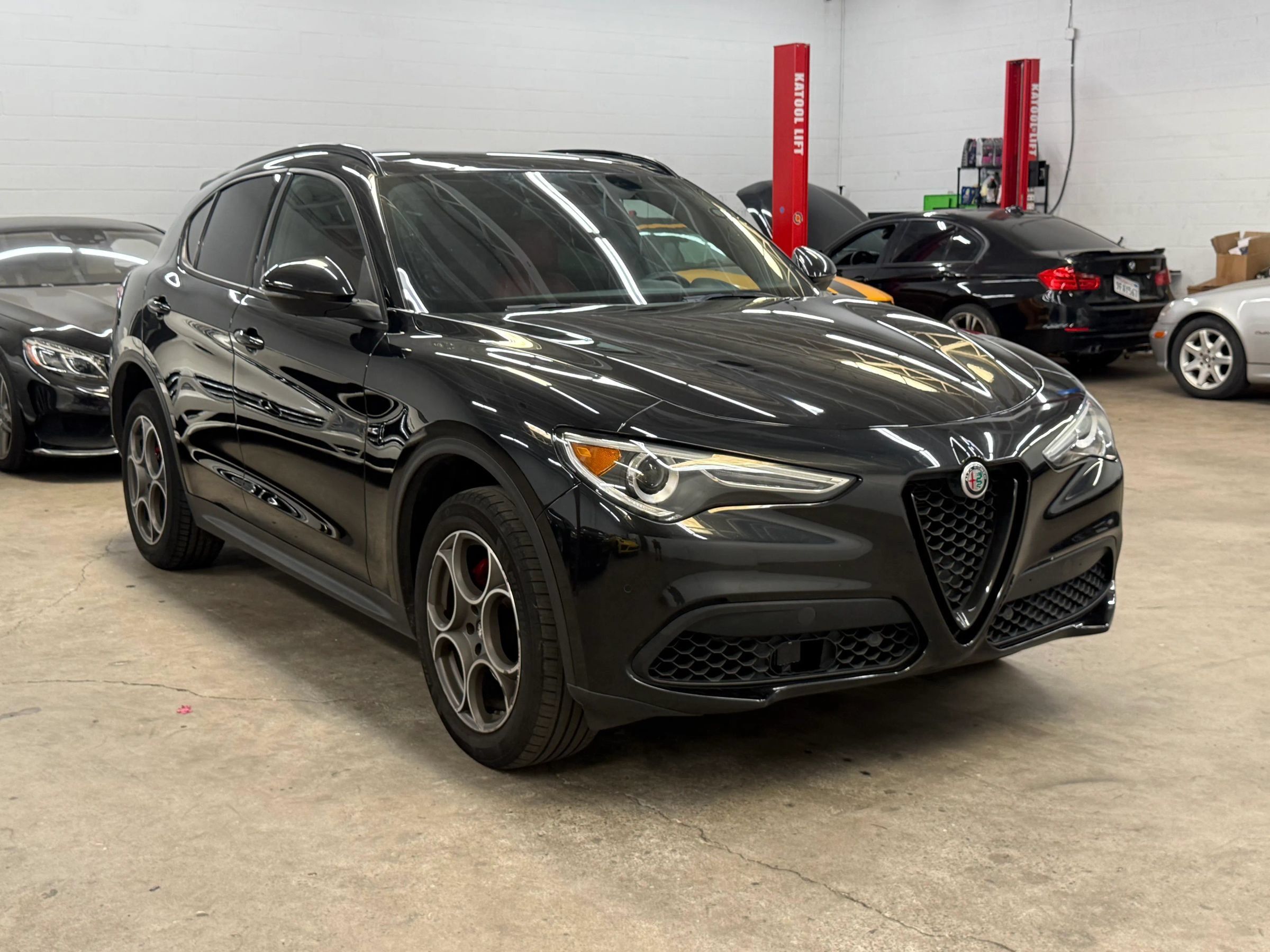 Used 2023 Alfa Romeo Stelvio Sprint RWD image 8