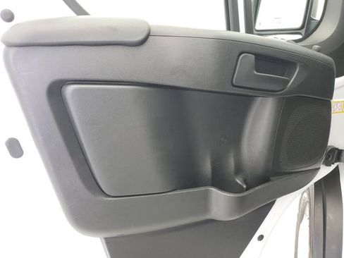 Used 2026 RAM ProMaster 2500 w/ Convenience Group FWD image 17