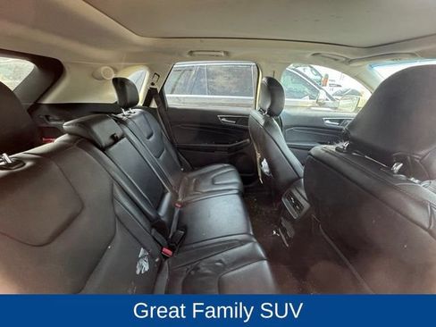 Used 2018 Ford Edge Titanium w/ Equipment Group 302A AWD/4WD image 9