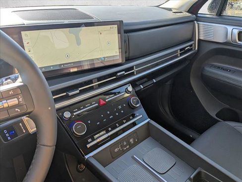 Used 2025 Hyundai Santa Fe XRT image 13