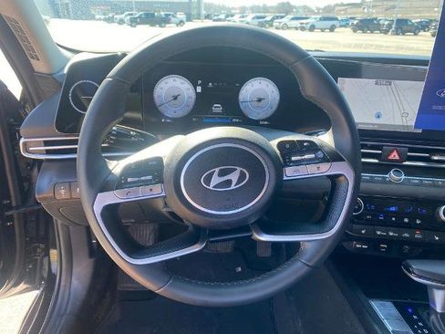 Used 2024 Hyundai Elantra SEL w/ Convenience Package image 17