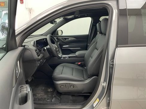 New 2026 Chevrolet Traverse LT w/ Sun and Wheel Package AWD/4WD image 8