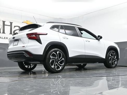 New 2026 Chevrolet Trax RS w/ Sunroof Package FWD image 11