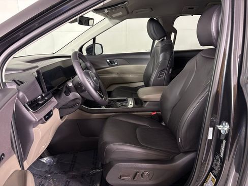 New 2026 Kia Carnival EX FWD image 16