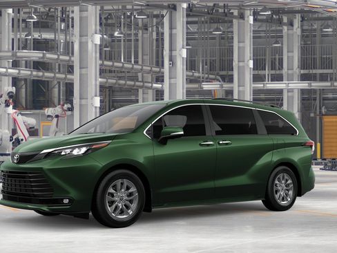 New 2026 Toyota Sienna XLE FWD image 2