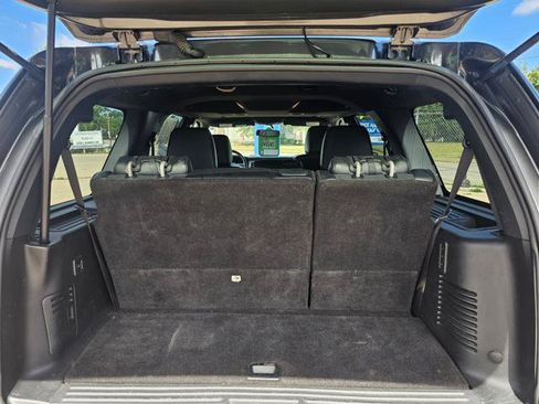 Used 2016 Ford Expedition XLT w/ Equipment Group 202A AWD/4WD image 6