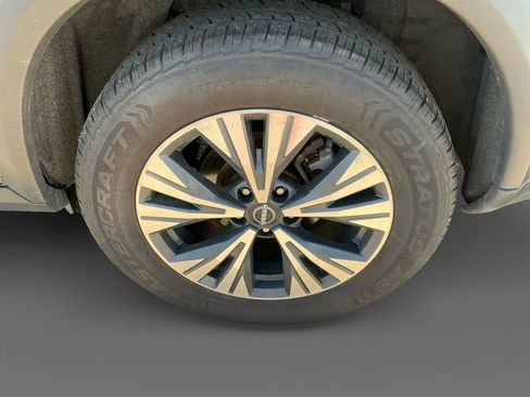 Used 2023 Nissan Rogue SV AWD/4WD image 14