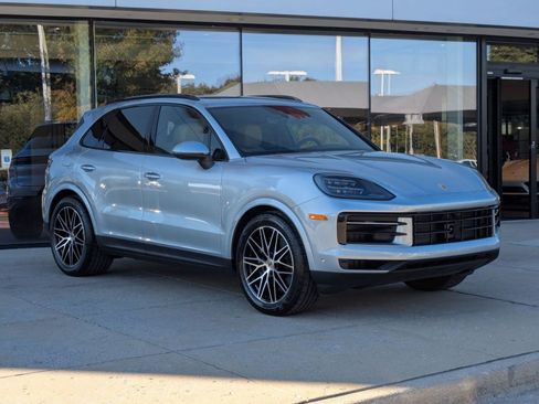 Certified 2026 Porsche Cayenne AWD/4WD image 7
