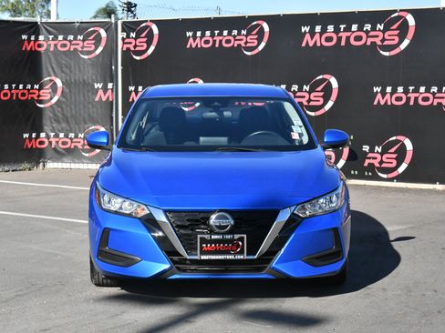 Used 2021 Nissan Sentra SV image 2