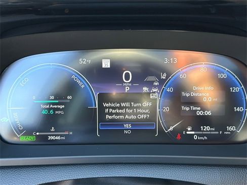 Used 2023 Toyota Crown Limited image 26