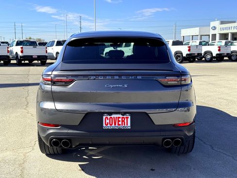 Used 2021 Porsche Cayenne S image 9