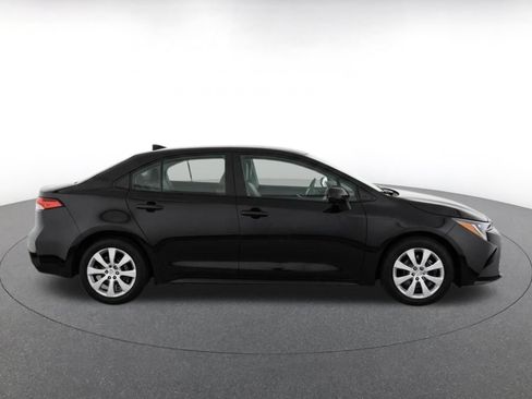 Used 2025 Toyota Corolla LE FWD image 14