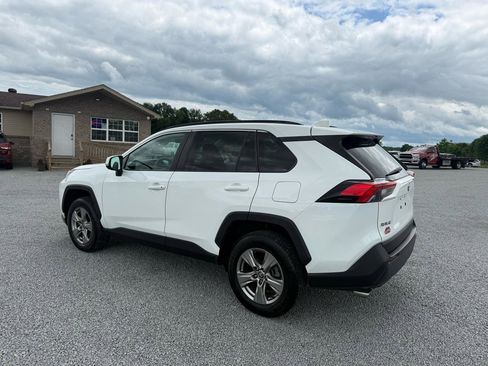 Used 2022 Toyota RAV4 XLE AWD/4WD image 8