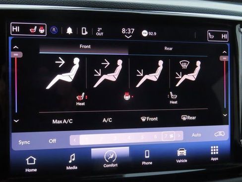 Used 2024 Chrysler Pacifica Touring-L image 35