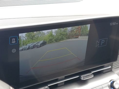 Used 2025 Hyundai Kona SEL AWD/4WD image 17
