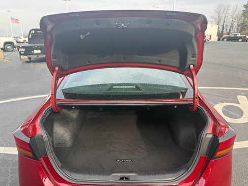 Used 2024 Nissan Altima 2.5 SV image 23