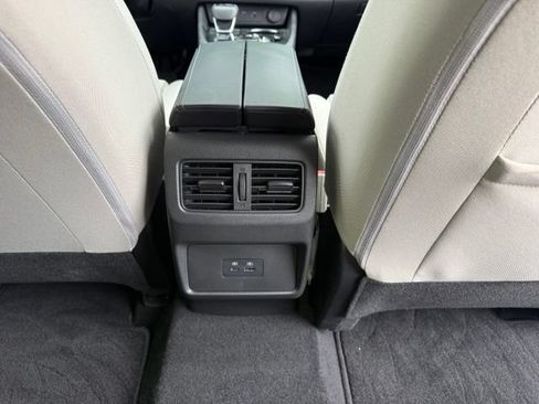 Used 2023 Nissan Rogue SV AWD/4WD image 25