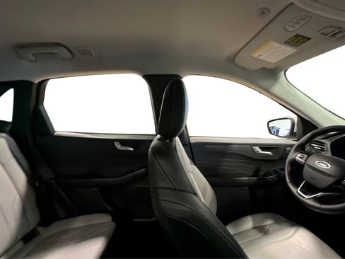 Used 2025 Ford Escape Platinum w/ Premium Technology Package AWD/4WD image 44